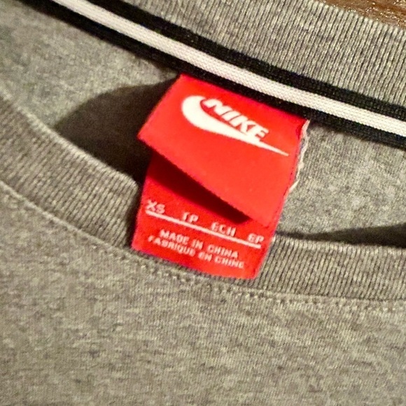 Nike ‘JUST DO IT’S baseball tee - Picture 2 of 2